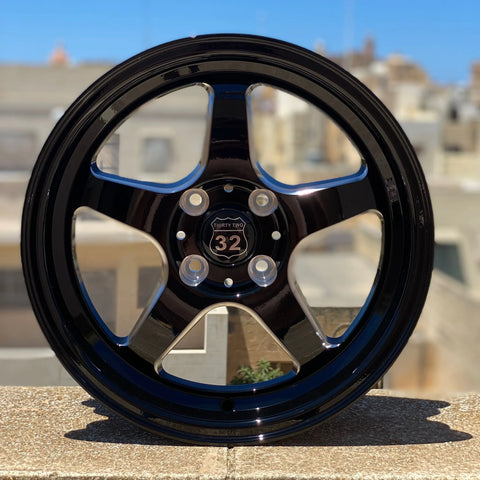 32 Racing Wheels Speedstar Blacked Out – 15X8 – ET25 – 4 x 100mm