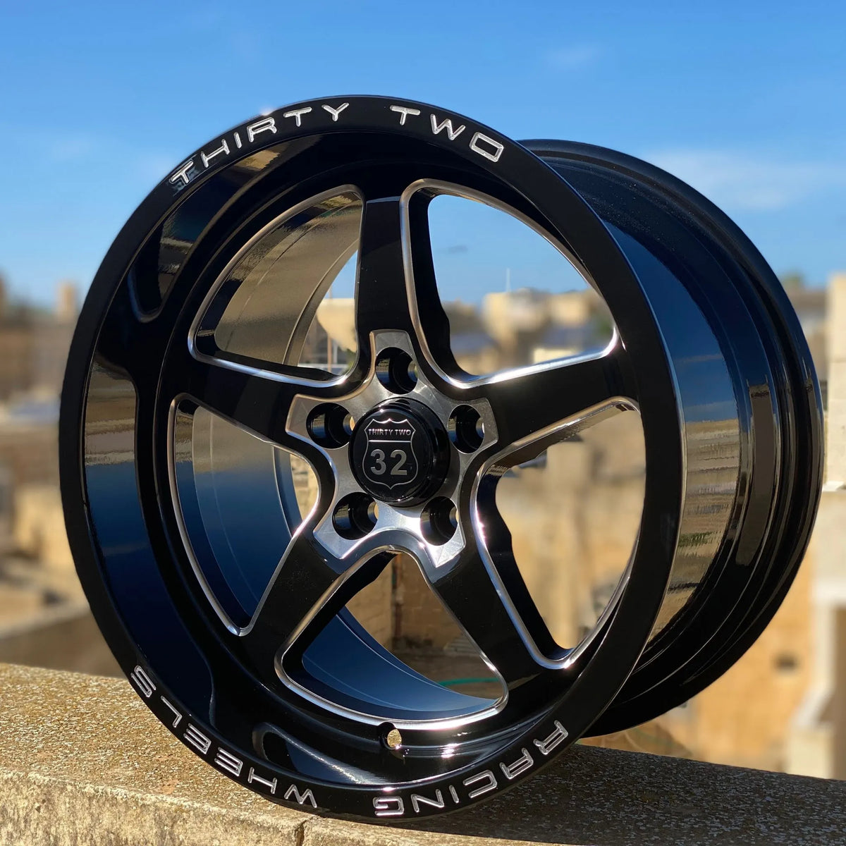 32 Racing Wheels Trackstar – 15X9 – ET12/5.5BS – 5X114.3