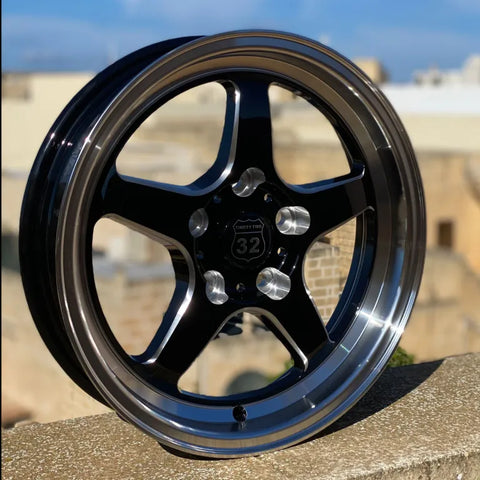 32 Racing Wheels Speedstar – 15X3.5 – ET-10 – 5X100